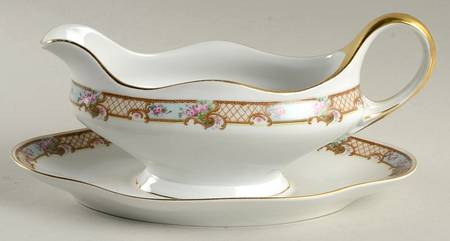 2457 Gravy Boat with Attached Underplate
