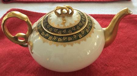 CHF819 Teapot & Lid