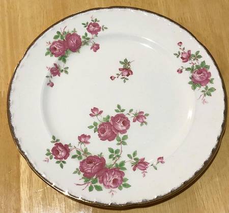 CRO223 Dinner Plate