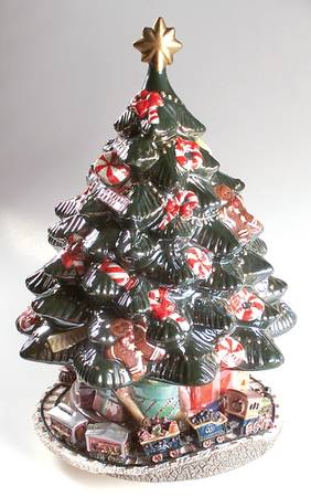 Holiday Celebrations (Green Trim) Christmas Tree Musical Centerpiece