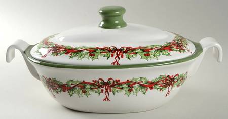Holiday Celebrations (Green Trim) Oval Covered Vegetable