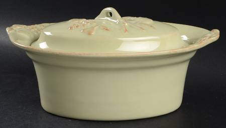 Madeira Harvest (Sage Green) 1.5 Quart Oval Covered Casserole