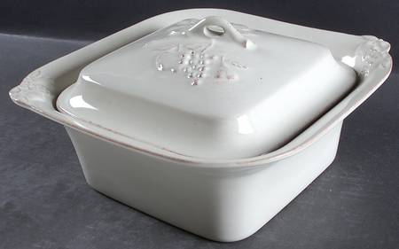 Madeira Harvest (Vanilla Creme) 2 Quart Square Casserole with Ceramic Lid