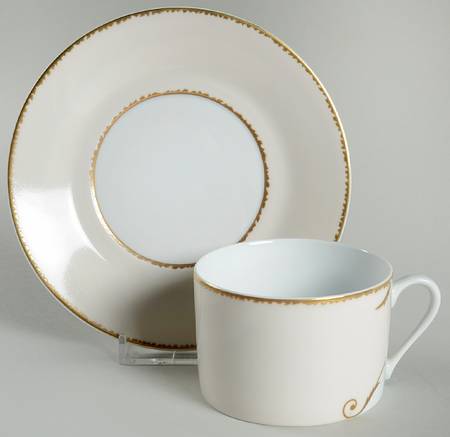 Follement (Gold Trim) Flat Cup & Saucer Set