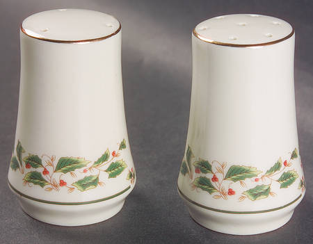 Holly Traditions Salt & Pepper Set