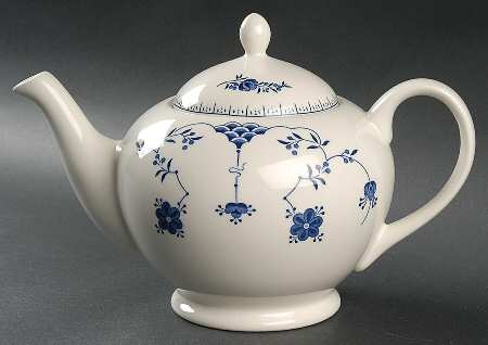 Helsinki Finlandia (Smooth Edge) Teapot & Lid