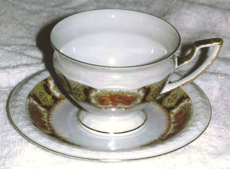 CZE143 Footed Cup & Saucer Set