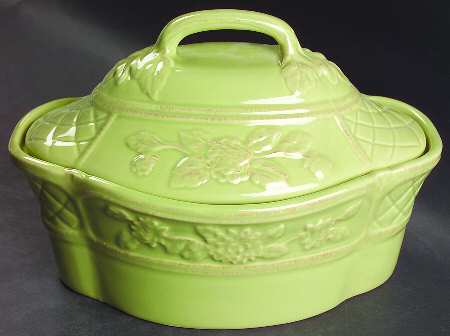 Cuisineware Green Oval Baker with Lid