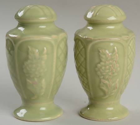 Cuisineware Green Salt & Pepper Set