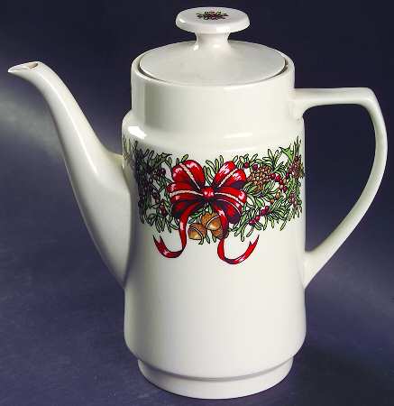 Holiday Wreath Coffee Pot & Lid