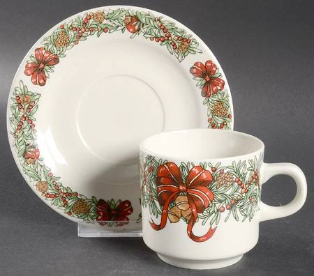 Holiday Wreath Flat Cup & Saucer Set