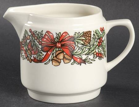 Holiday Wreath Creamer