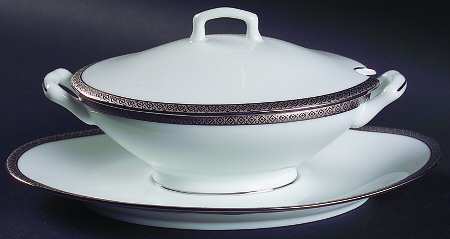 Andrea Gravy Boat w/Attached Underplate & Lid