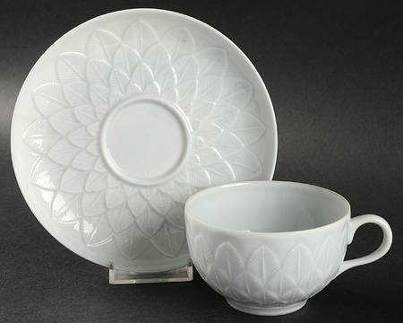 Feuilles White (Blanc) Flat Cup & Saucer Set