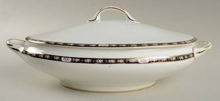 CLE26 Oval Covered Vegetable