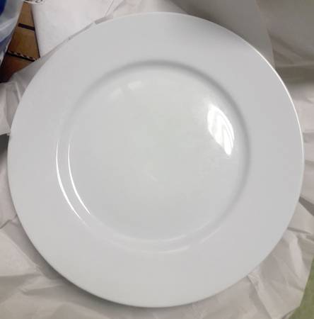 Novi White Dinner Plate