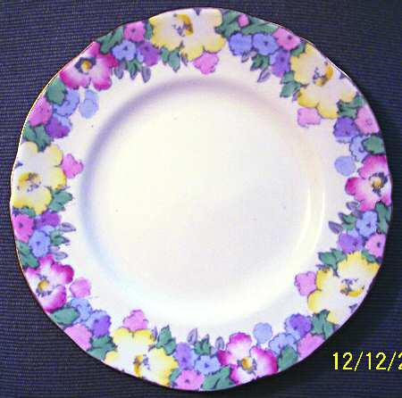 F14910 (Scalloped) Luncheon Plate