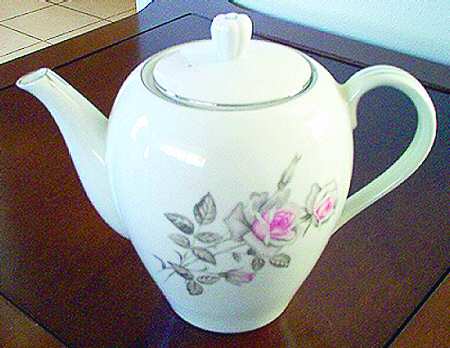CBJ2 Teapot & Lid