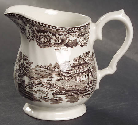 Tonquin Brown Creamer