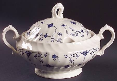 Finlandia (Swirl Rim, Columbia, Malaysia) Tureen &  Lid