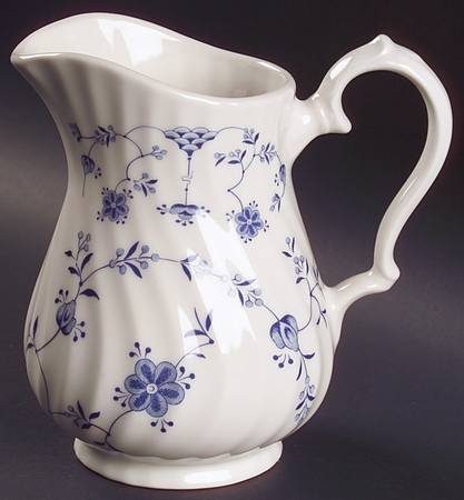 Finlandia (Swirl Rim, Columbia, Malaysia) 24 Oz Jug