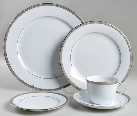 Grand Buffet Platinum 40 Piece Estate Set