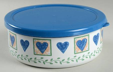 Hearts & Vines (Corelle) 6" Metal Bowl W/Plastic Lid
