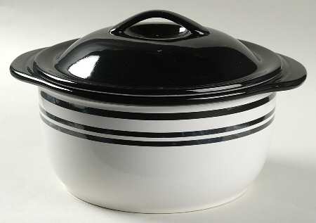 Classic Cafe Black 1.5 Qt Round Covered Casserole