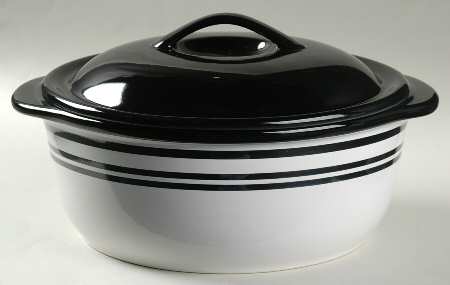 Classic Cafe Black 2.5 Qt Round Covered Casserole