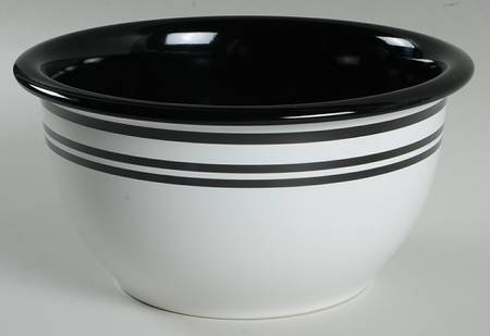 Classic Cafe Black 9" Mixing Bowl