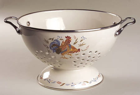 Country Morning 3 Quart Metal Colander