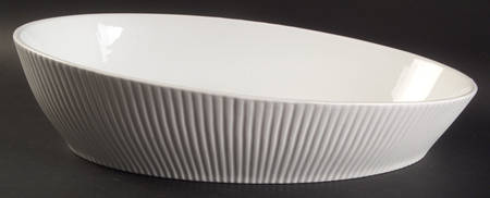 Scandia White 15" Oval Baker