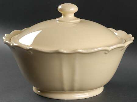 Traditions Yellow (Corelle) 3 Quart Round Covered Casserole