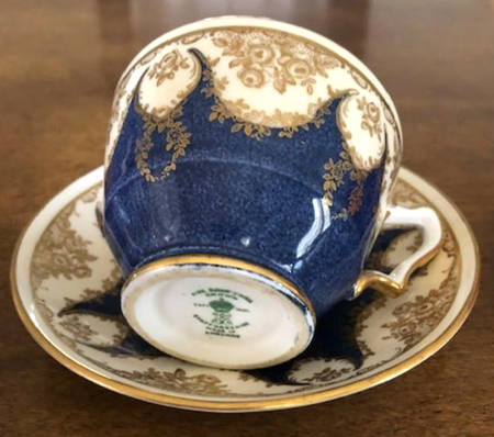 A13452 Footed Cup & Saucer Set