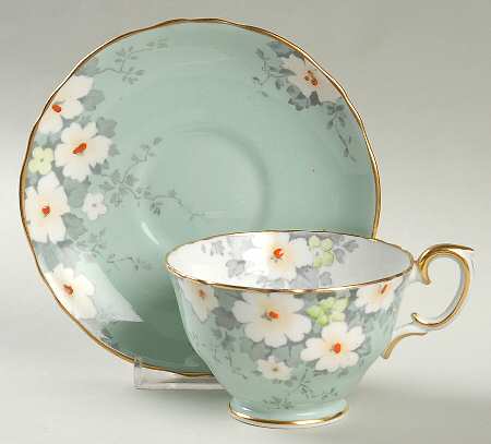 A15157 Footed Cup & Saucer Set