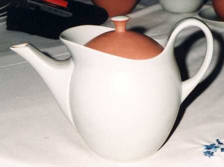 CCA6 Teapot & Lid by Crown Clarence