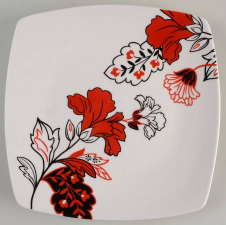 Velvet Flower (Rounded Square) Dinner Plate by Coventry (PTS)