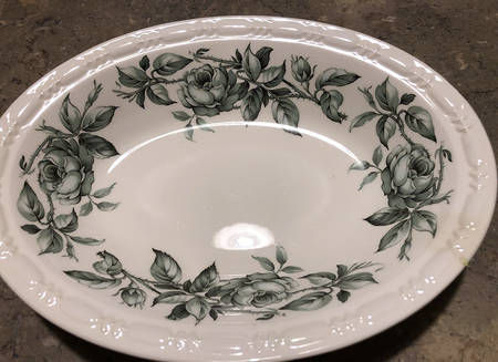 Fantasia 9" Oval Vegetable Bowl
