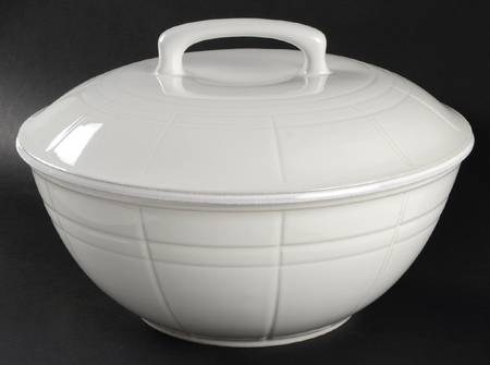 Cooper White Round Covered Vegetable