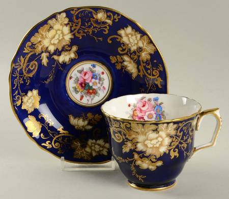 A14712 Footed Cup & Saucer Set