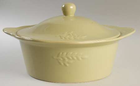 Cuisineware Green (Embossed Leaves) 2 Qt Round Covered Casserole