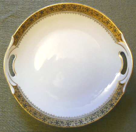 13844 Handled Cake Plate