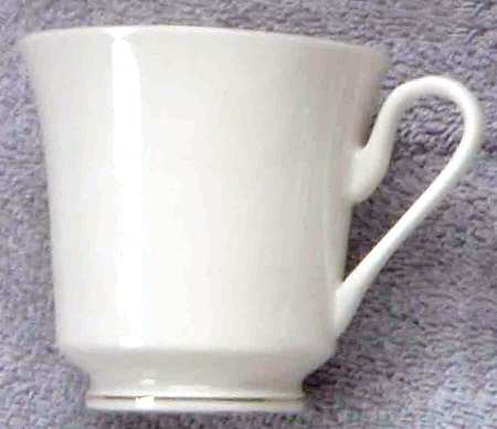 C4Q1 Footed Cup
