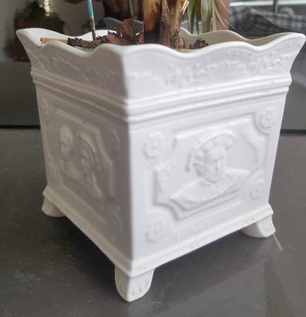 Surrey Collection Square Planter