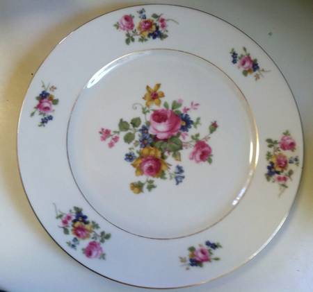 CZE274 Dinner Plate
