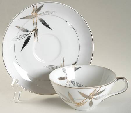 571 (Verge) Flat Cup & Saucer Set