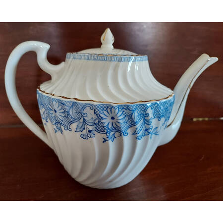 1431 Teapot & Lid