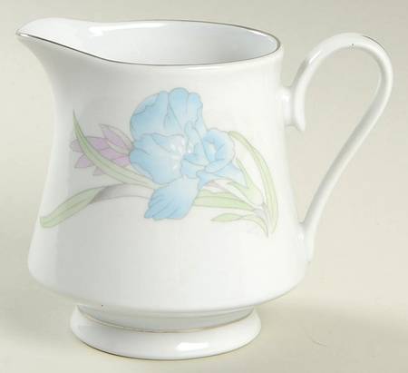 Lily (Platinum Verge) Creamer