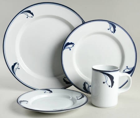 Bayberry Blue (Japan, Portugal) 32  Piece Estate Set
