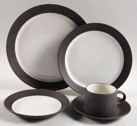 Flamestone Smooth Brown 5 Piece Place Setting